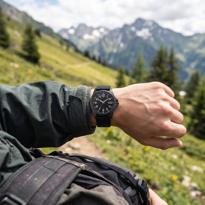 Montre digitale sport au design militaire avec bracelet en silicone et écran LCD rétroéclairé