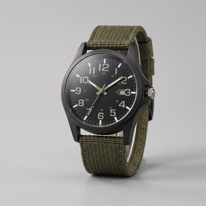 Montre digitale sport au design militaire avec bracelet en silicone et écran LCD rétroéclairé