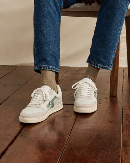 Baskets en cuir blanc et lichen