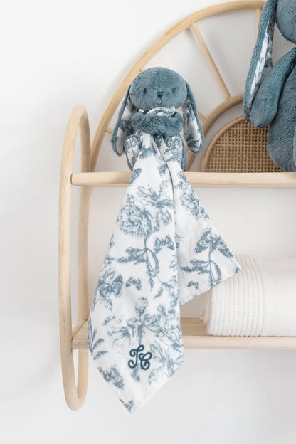 Augustin le Lapin Doudou imprimé inspiration Toile de Jouy bleu